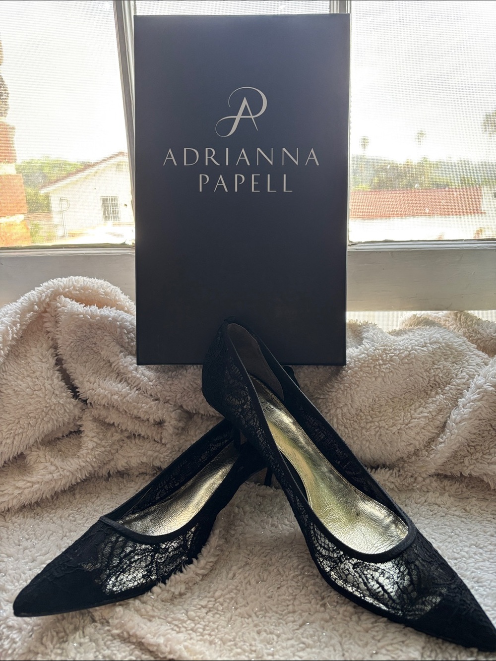 🖤Adrianna Papell size 8 Lois Black Lace Point Toe Kitten Heels WITH BOX